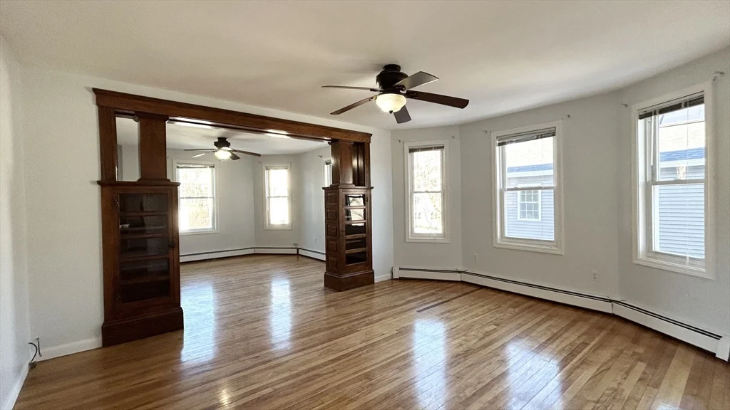 3 bed, 1 bath apartment for rent at 57 Vale St Unit 2, Worcester — photo 2 of 23