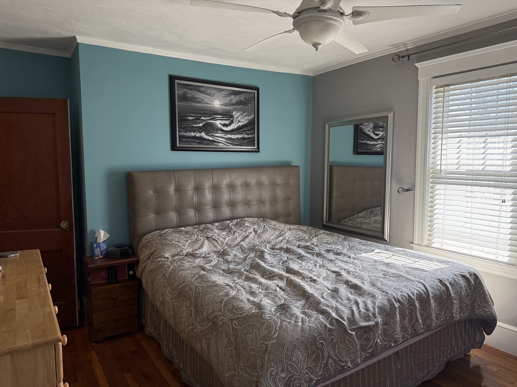 3 bed, 1 bath apartment for rent at 57 W Milton Unit -, Hyde Park — photo 9 of 21