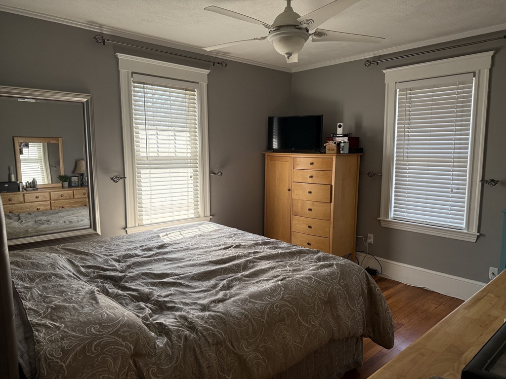 3 bed, 1 bath apartment for rent at 57 W Milton Unit -, Hyde Park — photo 10 of 21