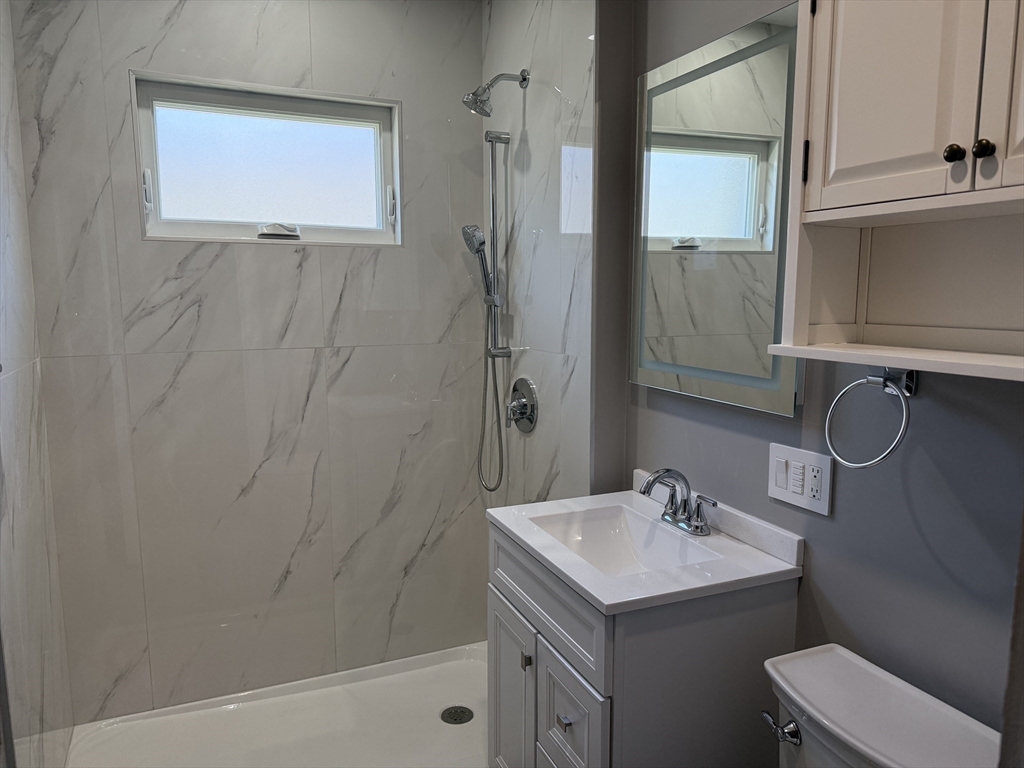 3 bed, 1 bath apartment for rent at 57 W Milton Unit -, Hyde Park — photo 11 of 21