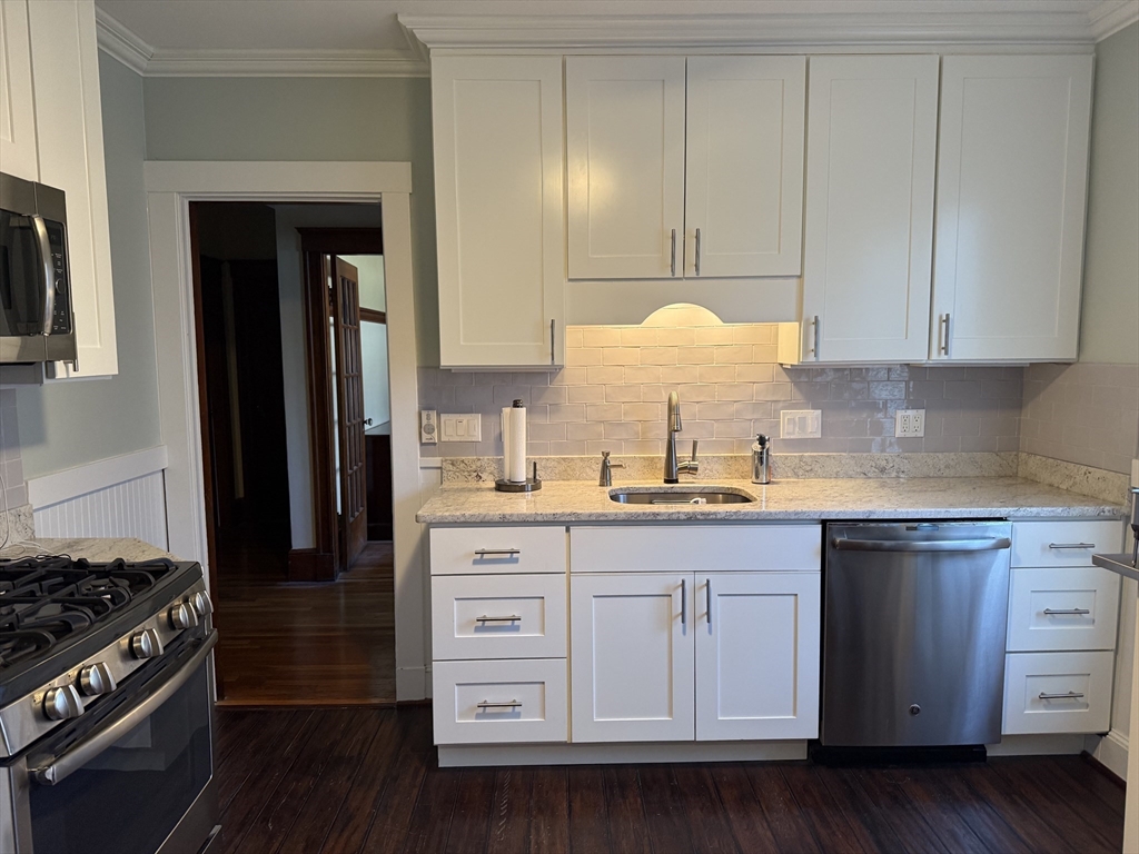 3 bed, 1 bath apartment for rent at 57 W Milton Unit -, Hyde Park — photo 1 of 21