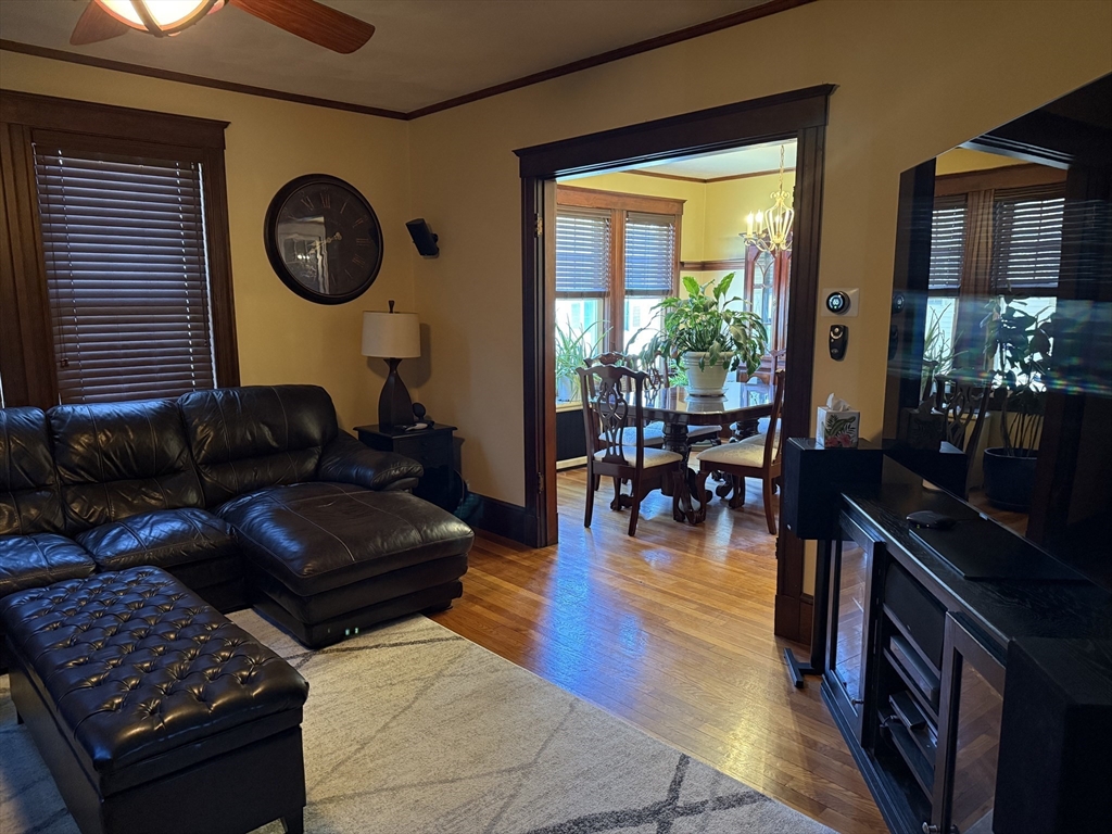 3 bed, 1 bath apartment for rent at 57 W Milton Unit -, Hyde Park — photo 7 of 21
