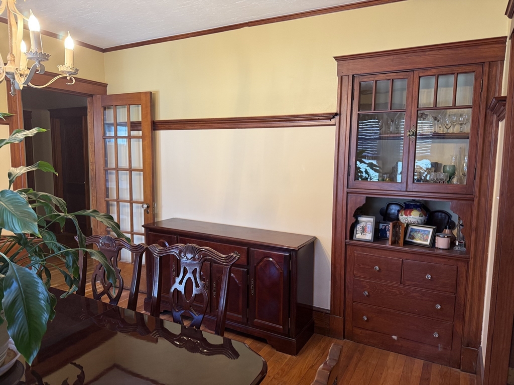 3 bed, 1 bath apartment for rent at 57 W Milton Unit -, Hyde Park — photo 6 of 21