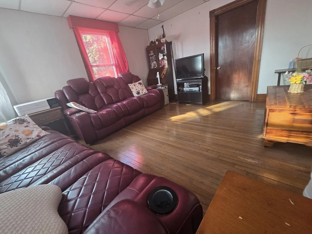 1 bed, 1 bath apartment for rent at 57 Wardwell Unit 1, Lynn — photo 2 of 6