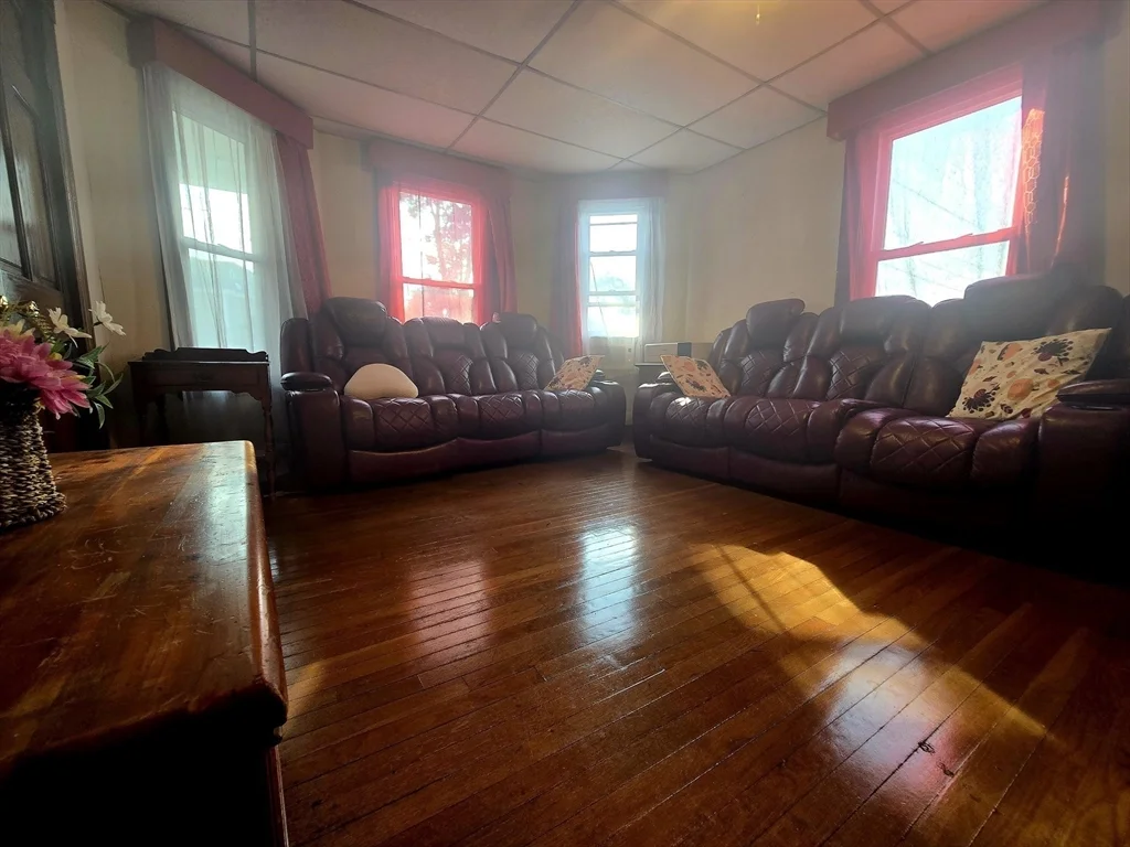 1 bed, 1 bath apartment for rent at 57 Wardwell Unit 1, Lynn — photo 3 of 6