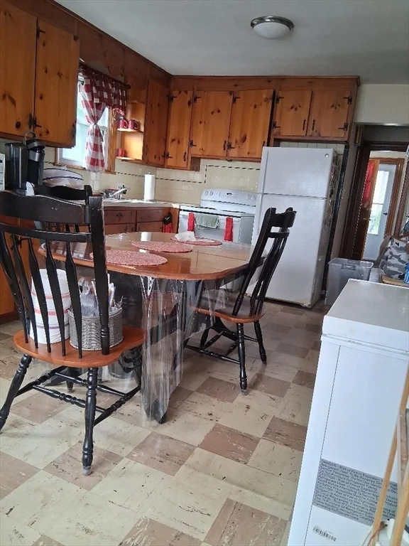 1 bed, 1 bath apartment for rent at 57 Wardwell Unit 1, Lynn — photo 3 of 10