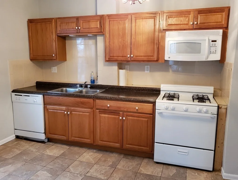2 bed, 1 bath apartment for rent at 57 Waterhouse St Unit 3, Somerville — photo 3 of 10