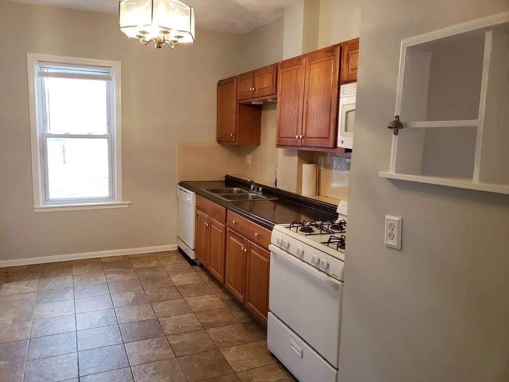 2 bed, 1 bath apartment for rent at 57 Waterhouse St Unit 3, Somerville — photo 4 of 10