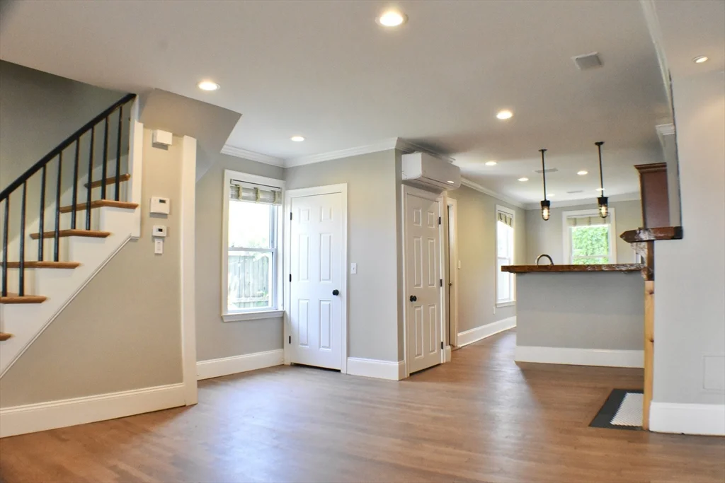 2 bed, 1 bath apartment for rent at 571 East 3rd St Unit 571, South Boston
