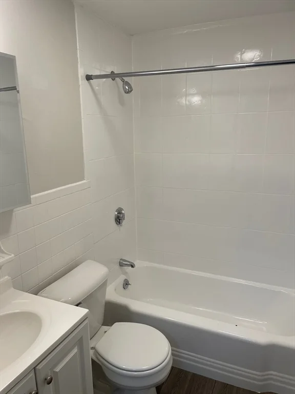 2 bed, 1 bath apartment for rent at 572 Cummins Highway Unit 1, Mattapan — photo 3 of 5