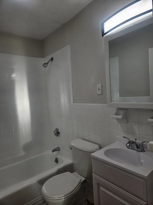 2 bed, 1 bath apartment for rent at 572 Cummins Highway Unit 10, Mattapan — photo 4 of 8
