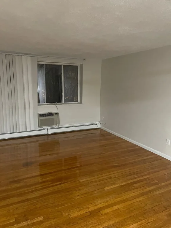 2 bed, 1 bath apartment for rent at 572 Cummins Highway Unit 11, Mattapan — photo 4 of 10