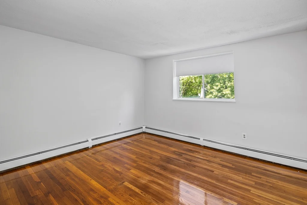 2 bed, 1 bath apartment for rent at 572 Cummins Highway Unit 16, Mattapan — photo 6 of 10