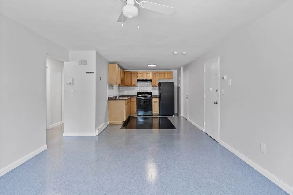 2 bed, 1 bath apartment for rent at 572 Cummins Highway Unit 2, Mattapan — photo 3 of 10