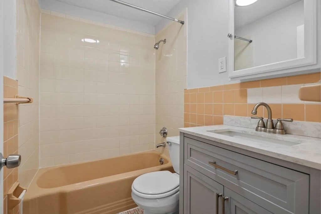 2 bed, 1 bath apartment for rent at 572 Cummins Highway Unit 2, Mattapan — photo 4 of 10
