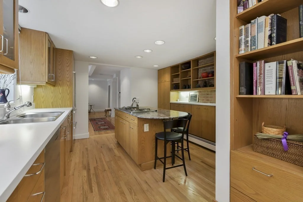 3 bed, 1 bath apartment for rent at 572 Franklin Unit 572, Riverside — photo 4 of 27