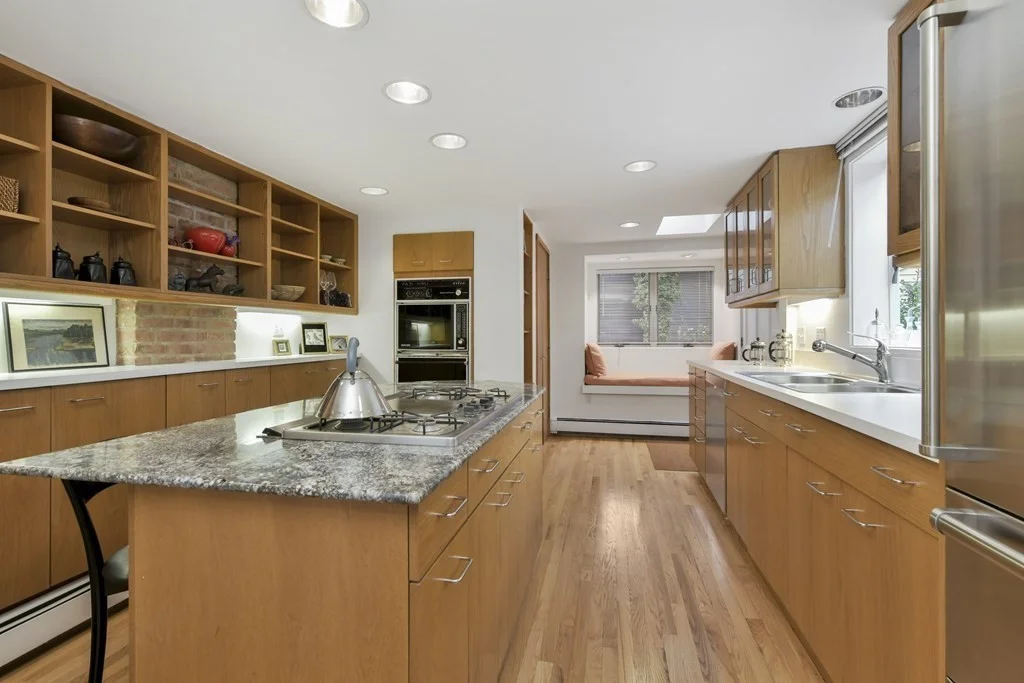 3 bed, 1 bath apartment for rent at 572 Franklin Unit 572, Riverside — photo 1 of 27