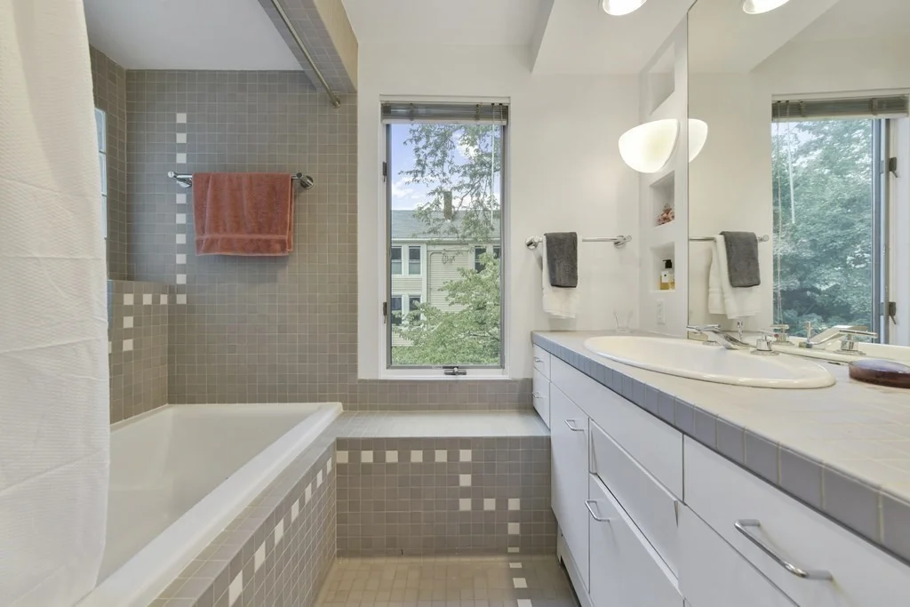 3 bed, 1 bath apartment for rent at 572 Franklin Unit 572, Riverside — photo 16 of 27