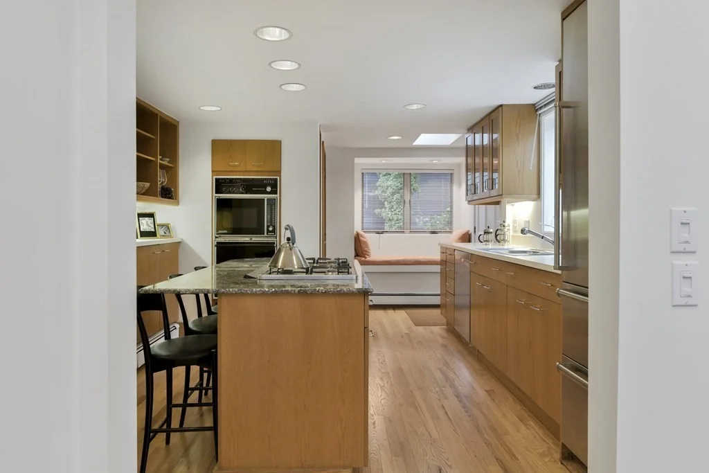 3 bed, 1 bath apartment for rent at 572 Franklin Unit 572, Riverside — photo 3 of 27