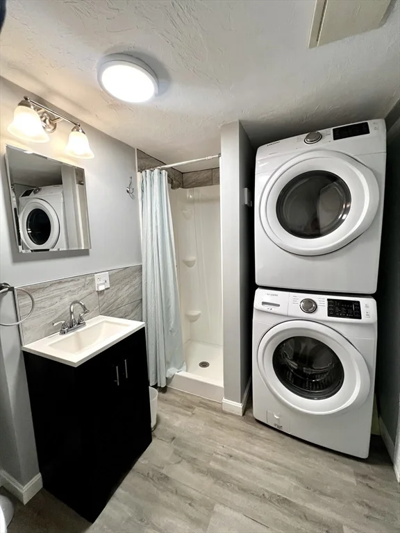 3 bed, 2 bath apartment for rent at 572 Main St Unit B, Watertown — photo 8 of 20