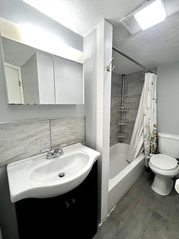 3 bed, 2 bath apartment for rent at 572 Main St Unit B, Watertown — photo 12 of 20
