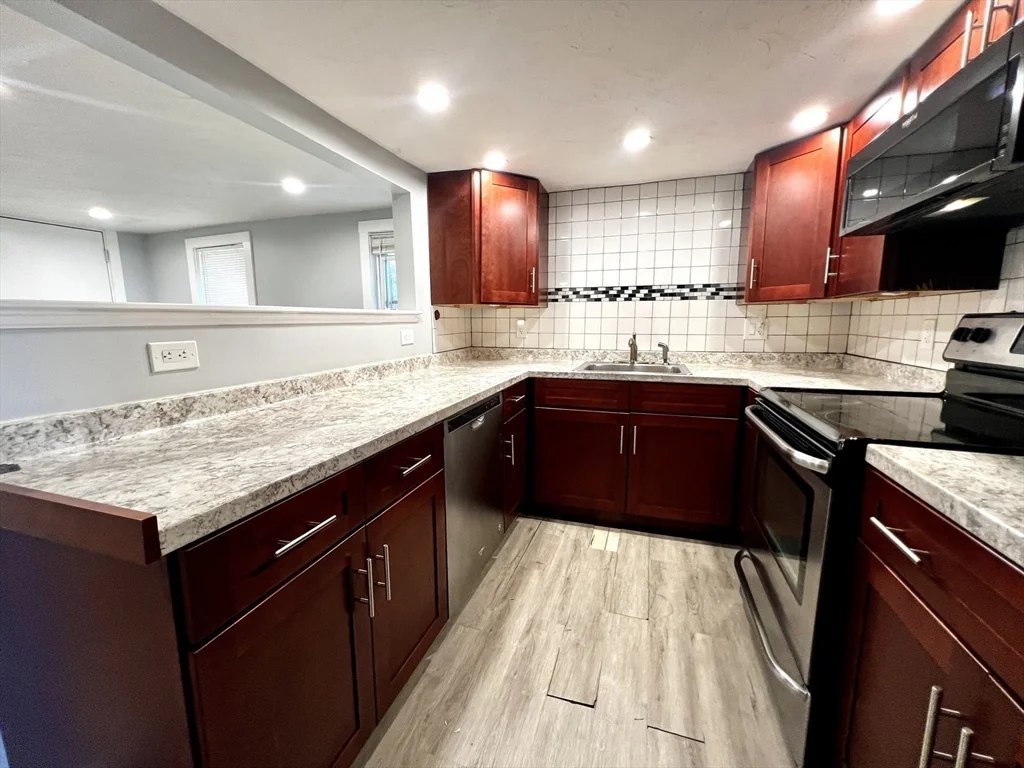 3 bed, 2 bath apartment for rent at 572 Main St Unit B, Watertown — photo 2 of 20
