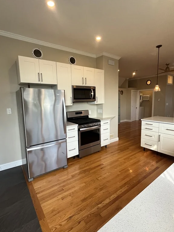 2 bed, 1 bath apartment for rent at 573 Shirley St Unit 1, Winthrop — photo 6 of 22