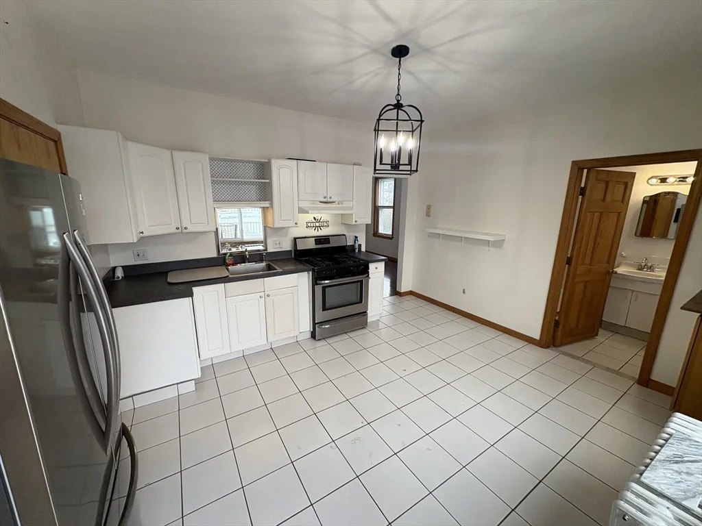2 bed, 1 bath apartment for rent at 573 Shirley St Unit 2, Winthrop — photo 4 of 23