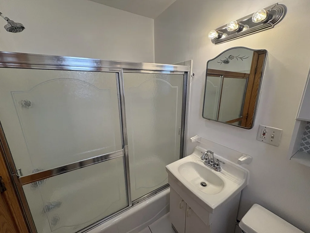 2 bed, 1 bath apartment for rent at 573 Shirley St Unit 2, Winthrop — photo 7 of 23