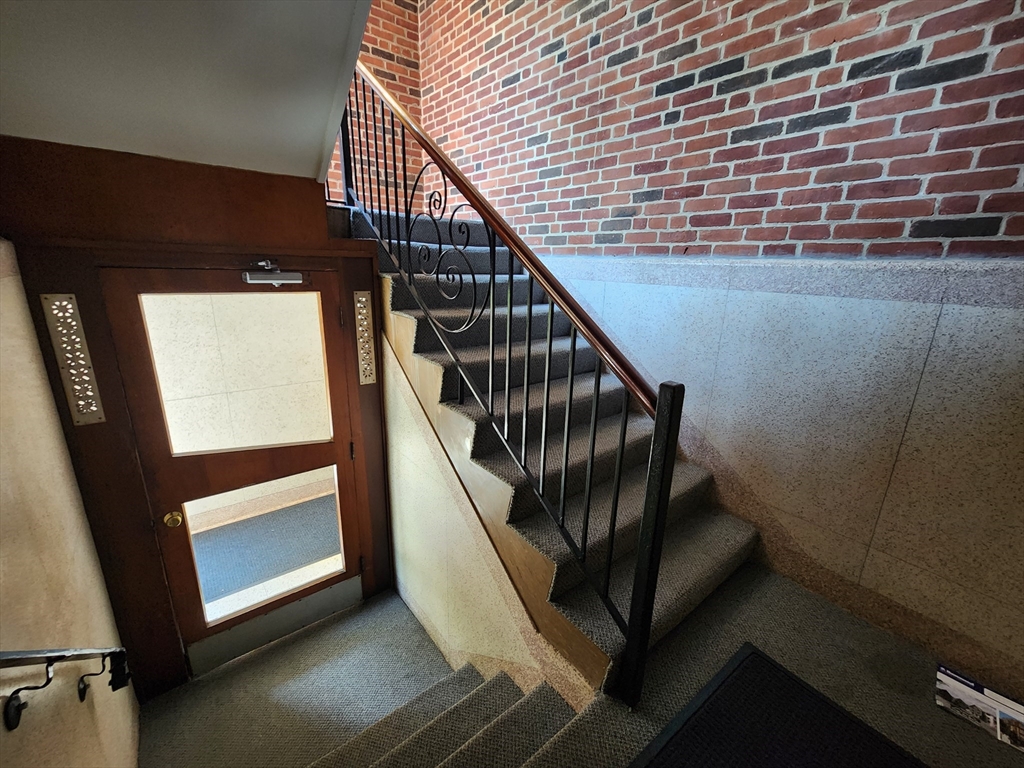 2 bed, 2 bath apartment for rent at 573 Washington St Unit 29, Brookline — photo 2 of 31