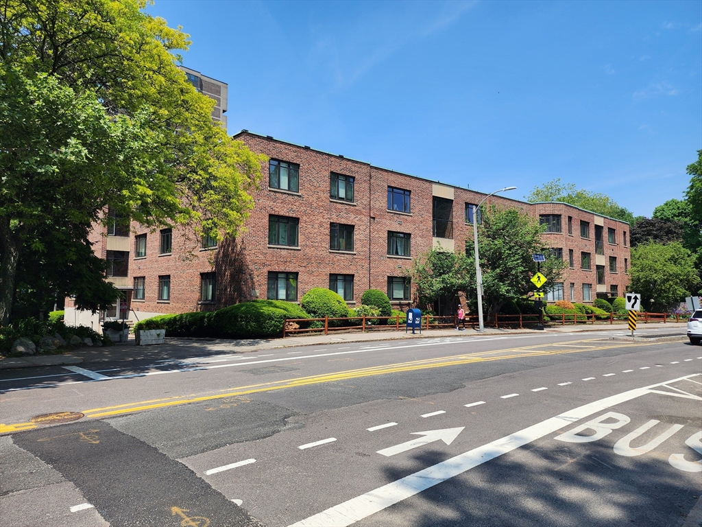 2 bed, 2 bath apartment for rent at 573 Washington St Unit 29, Brookline