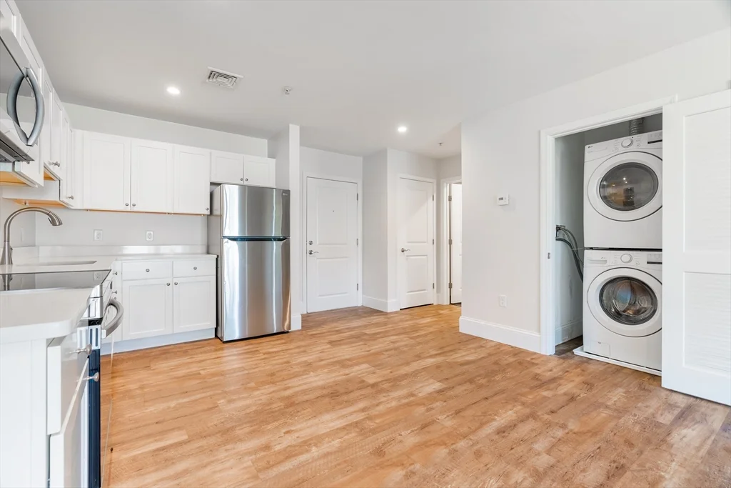 1 bed, 1 bath apartment for rent at 574-576 State St Unit 15, Plymouth — photo 6 of 10