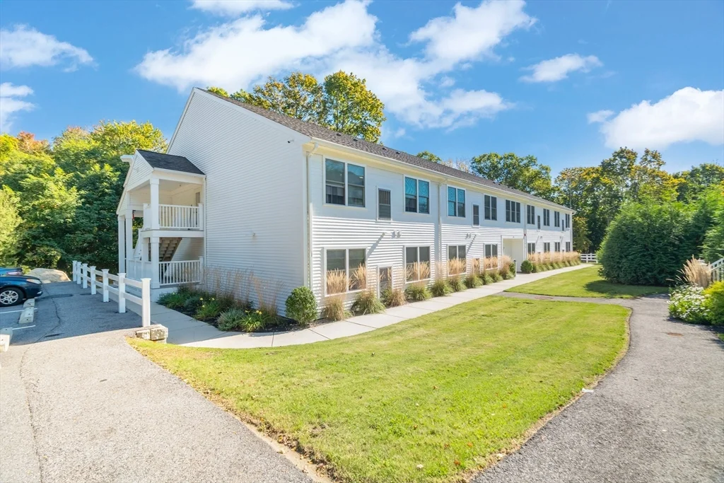 1 bed, 1 bath apartment for rent at 574-576 State St Unit 15, Plymouth — photo 2 of 10