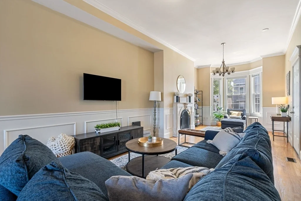 2 bed, 2.5 bath apartment for rent at 574 East Broadway Unit 1, South Boston — photo 25 of 35