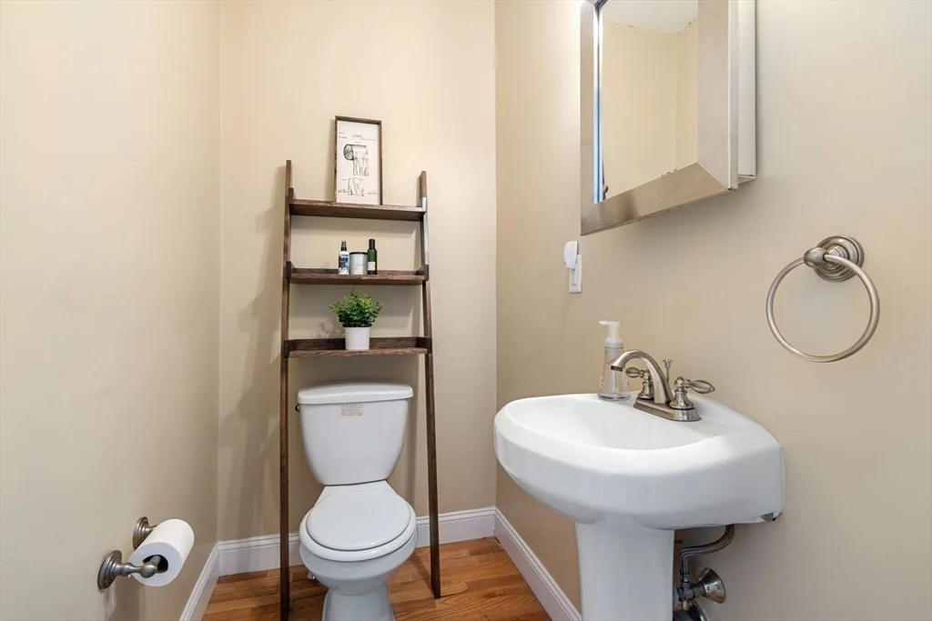 2 bed, 2.5 bath apartment for rent at 574 East Broadway Unit 1, South Boston — photo 22 of 35