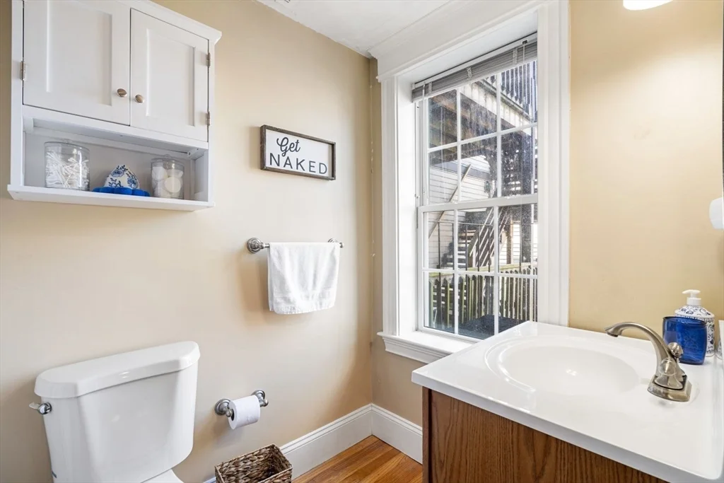 2 bed, 2.5 bath apartment for rent at 574 East Broadway Unit 1, South Boston — photo 11 of 35