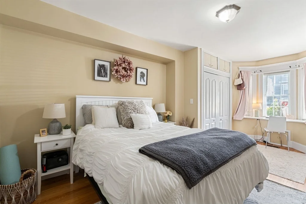 2 bed, 2.5 bath apartment for rent at 574 East Broadway Unit 1, South Boston — photo 14 of 35