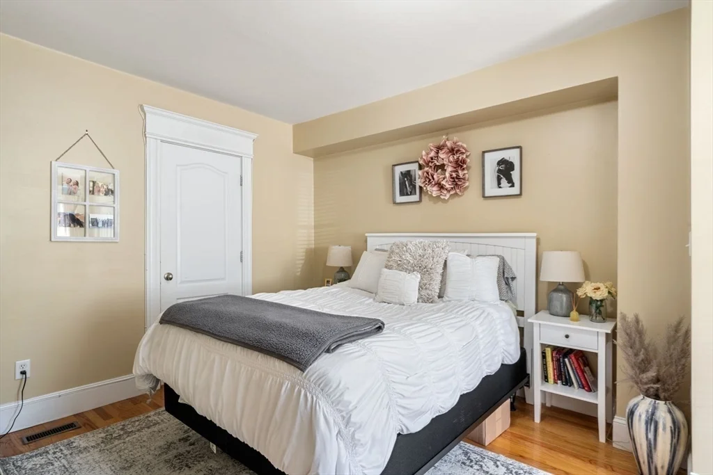 2 bed, 2 bath apartment for rent at 574 East Broadway Unit 1A, South Boston — photo 22 of 32