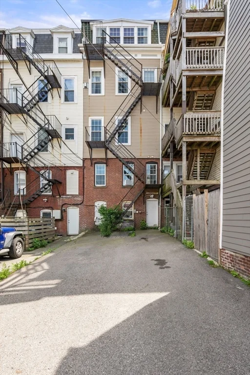 2 bed, 2 bath apartment for rent at 574 East Broadway Unit 1A, South Boston — photo 29 of 32