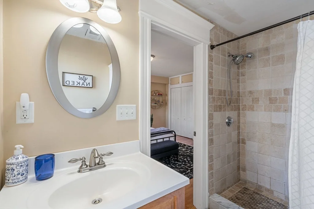 2 bed, 2 bath apartment for rent at 574 East Broadway Unit 1A, South Boston — photo 18 of 32