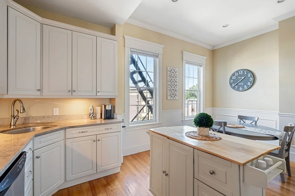 2 bed, 2 bath apartment for rent at 574 East Broadway Unit 1A, South Boston — photo 6 of 32
