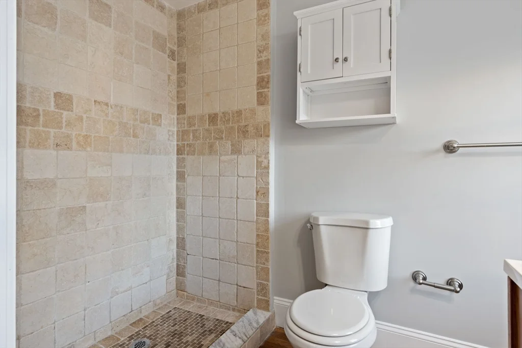2 bed, 2 bath apartment for rent at 574 East Broadway Unit B, South Boston — photo 13 of 30