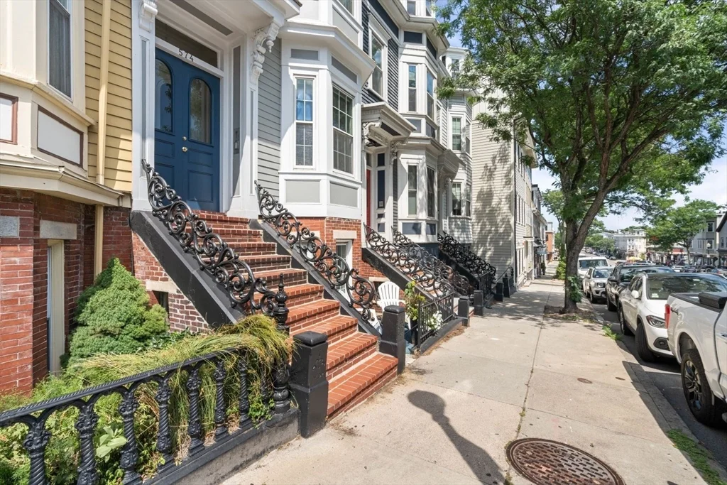 2 bed, 2 bath apartment for rent at 574 East Broadway Unit B, South Boston — photo 21 of 30