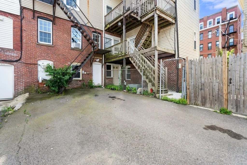 2 bed, 2 bath apartment for rent at 574 East Broadway Unit B, South Boston — photo 26 of 30
