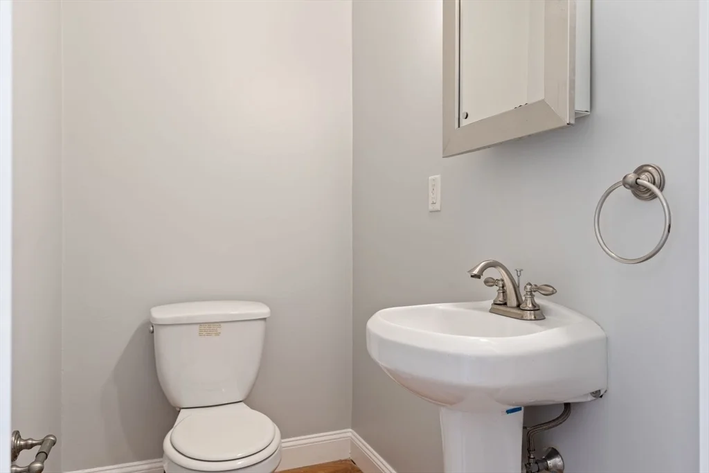 2 bed, 2 bath apartment for rent at 574 East Broadway Unit B, South Boston — photo 8 of 30