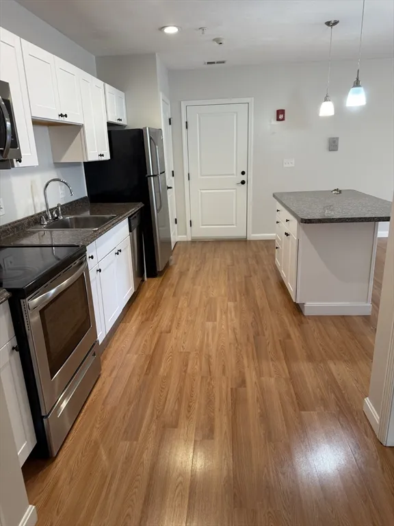 2 bed, 1 bath apartment for rent at 576 South Ave Unit 6, Whitman — photo 3 of 10