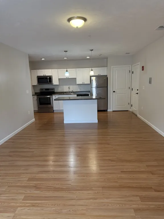 2 bed, 1 bath apartment for rent at 576 South Ave Unit 6, Whitman — photo 2 of 10