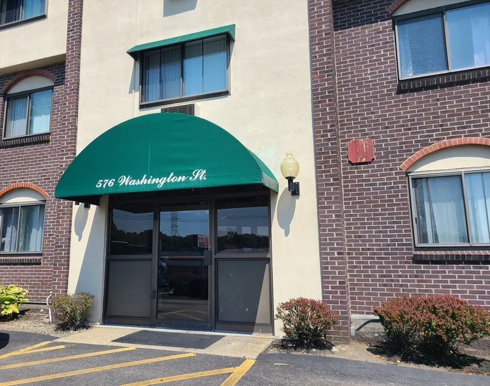 2 bed, 1 bath apartment for rent at 576 Washington St Unit 114, Weymouth — photo 1 of 24