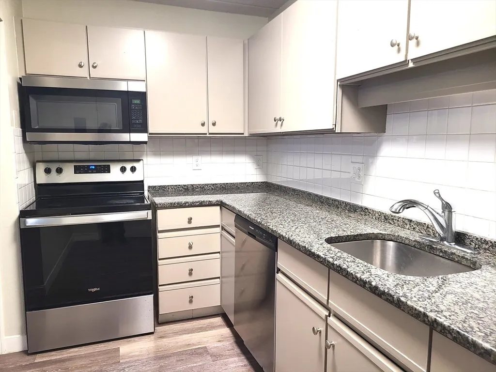 2 bed, 1 bath apartment for rent at 576 Washington St Unit 114, Weymouth — photo 11 of 24