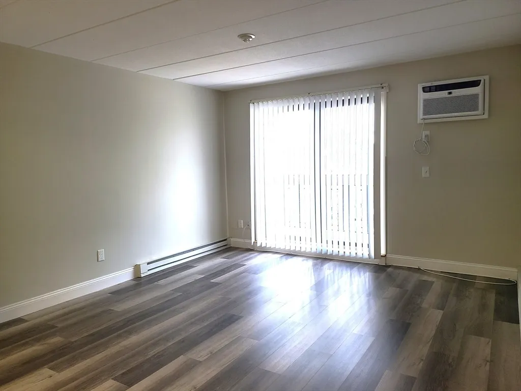 1 bed, 1 bath apartment for rent at 576 Washington St Unit 202, Weymouth — photo 5 of 19